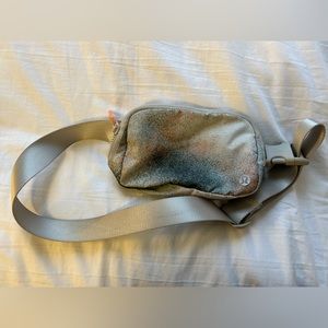 Lululemon Everywhere Belt Bag PRMB/DVGY/HIOR
